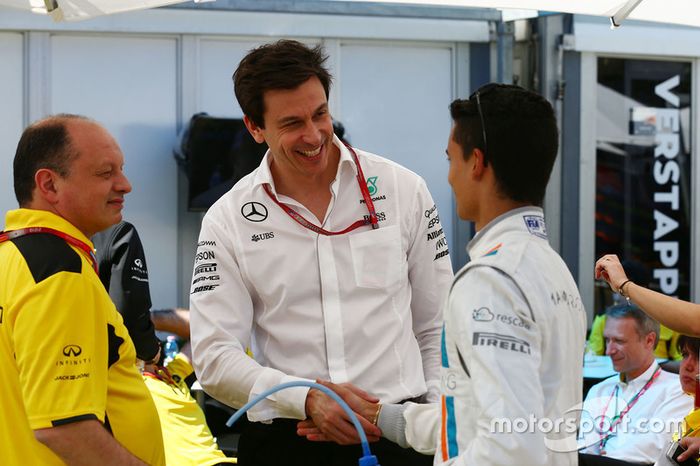 Frederic Vasseur, Renault Sport F1 Team Racing Director, Toto Wolff, Mercedes AMG F1 accionista y Director Ejecutivo y Pascal Wehrlein, Manor Racing