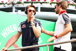 Данііл Квят, Scuderia Toro Rosso, Ромен Грожан, Haas F1 Team на параді пілотів