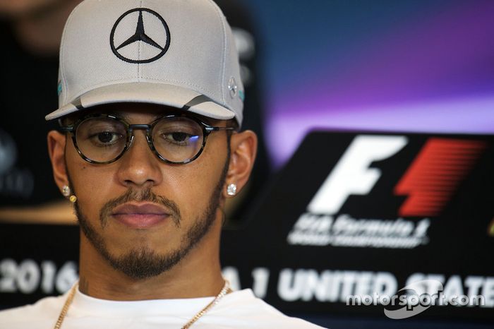 Lewis Hamilton, Mercedes AMG F1 en la Conferencia de prensa FIA