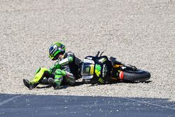 Pol Espargaró, Monster Yamaha Tech 3 ejecuta amplia y choca