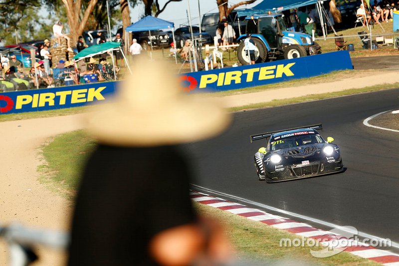 #911 EBM Porsche 911 GT3-R: Romain Dumas, Sven Müller, Mathieu Jaminet