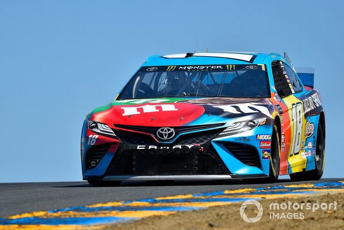 Kyle Busch, Joe Gibbs Racing, Toyota Camry M&M's Hazelnut