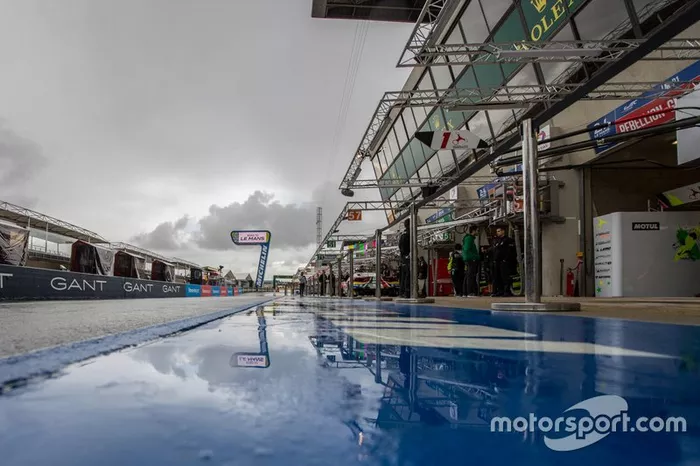 Pit lane