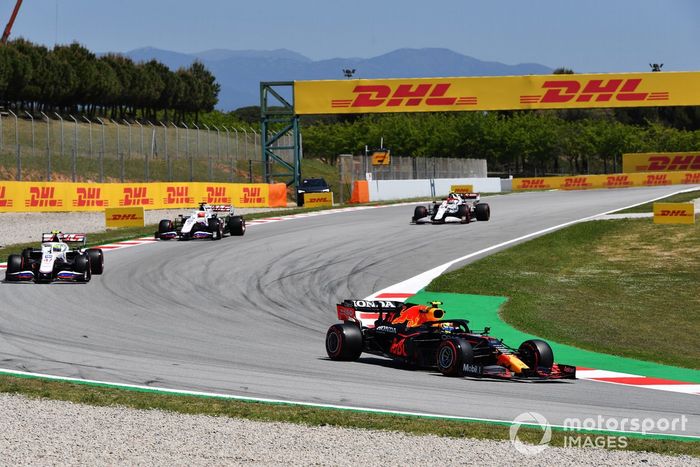 Sergio Pérez, Red Bull Racing RB16B, Mick Schumacher, Haas VF-21, Nikita Mazepin, Haas VF-21, Antonio Giovinazzi, Alfa Romeo Racing C41