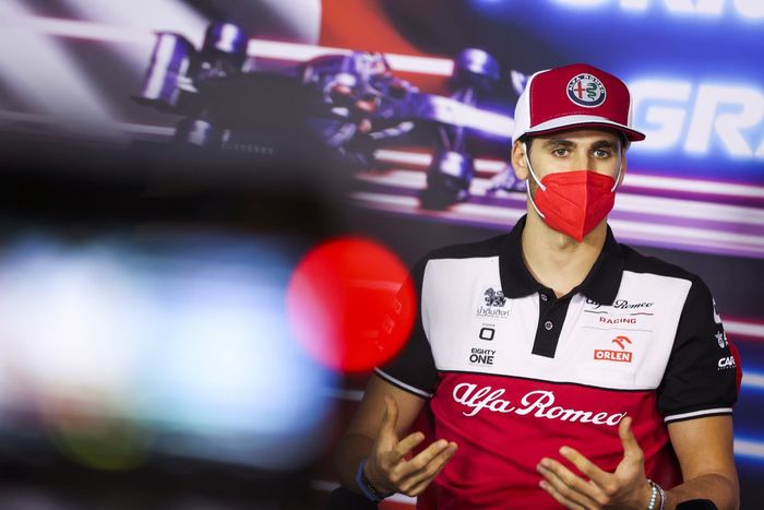 Antonio Giovinazzi, Alfa Romeo Racing en la conferencia de prensa