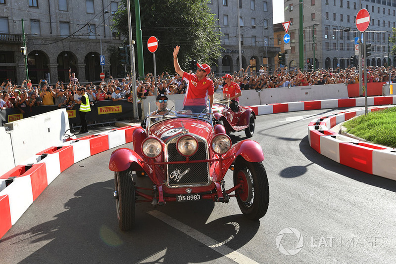 Sebastian Vettel, Ferrari, su un'Alfa Romeo Storica