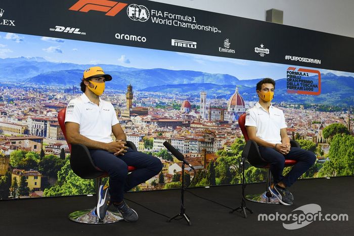 Carlos Sainz Jr., McLaren y Lando Norris, McLaren en la conferencia de prensa