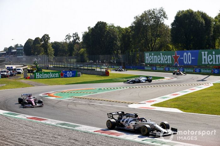 Daniil Kvyat, AlphaTauri AT01, Sergio Pérez, Racing Point RP20