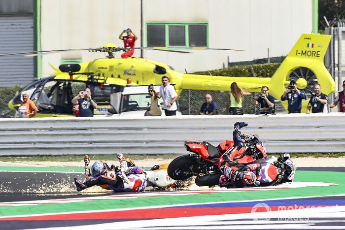 Caída de Pol Espargaró, Repsol Honda Team, Johann Zarco, Pramac Racing, Michele Pirro, Ducati Team