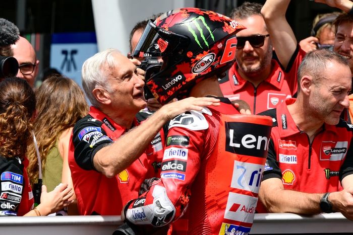 Francesco Bagnaia, Ducati Team, Davide Tardozzi, Team Manager Ducati