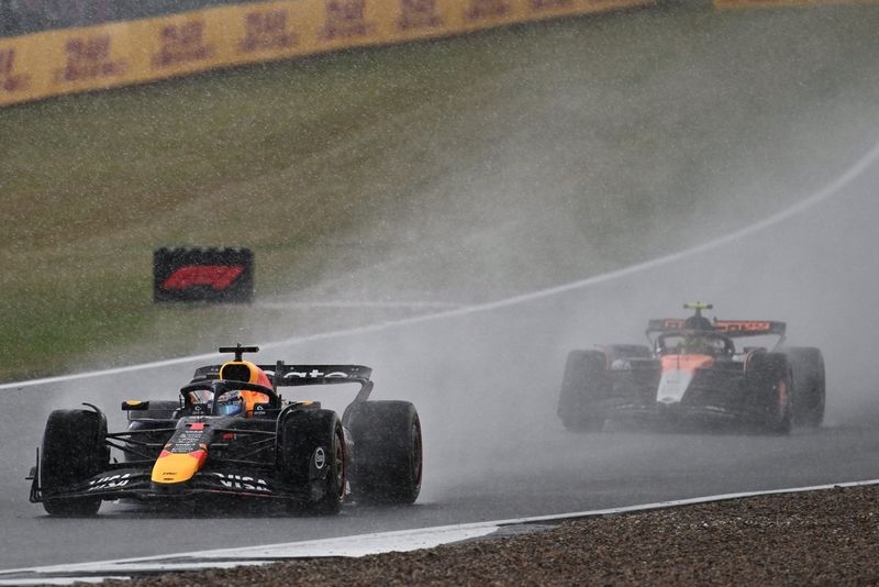 Lando Norris, McLaren, Max Verstappen, Red Bull Racing