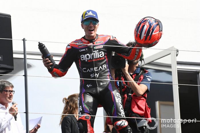 Podio: Segundo lugar Maverick Viñales, Aprilia Racing Team