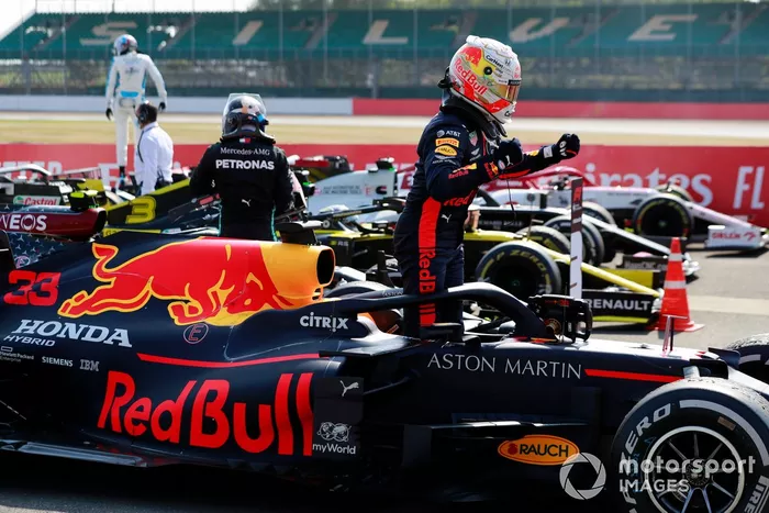 Ganador Max Verstappen, Red Bull Racing RB16, en Parc Ferme