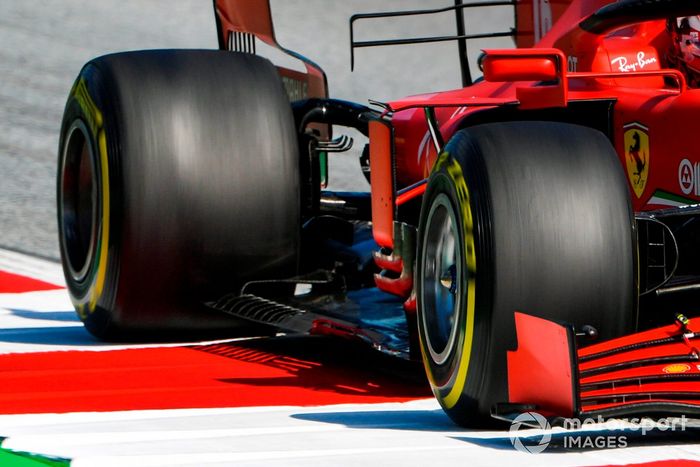 Fondo plano de Charles Leclerc, Ferrari SF1000