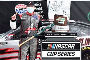 Race Winner Cole Custer, Stewart-Haas Racing, Ford Mustang