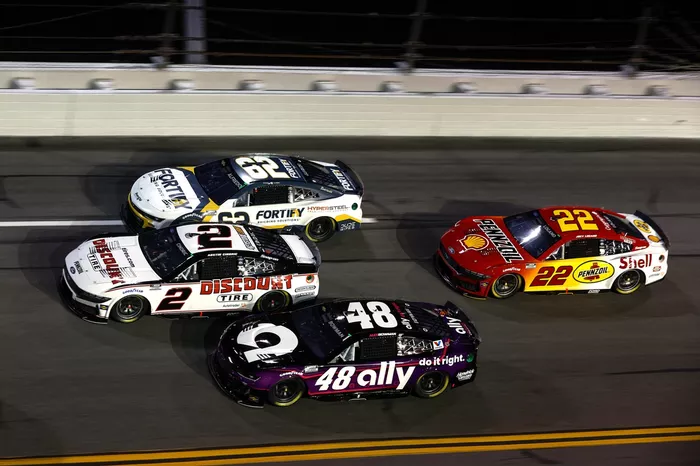 Austin Cindric, Team Penske Ford, Alex Bowman, Hendrick Motorsports Chevrolet, Anthony Alfredo, Beard Motorsports Chevrolet, Joey Logano, Team Penske Ford