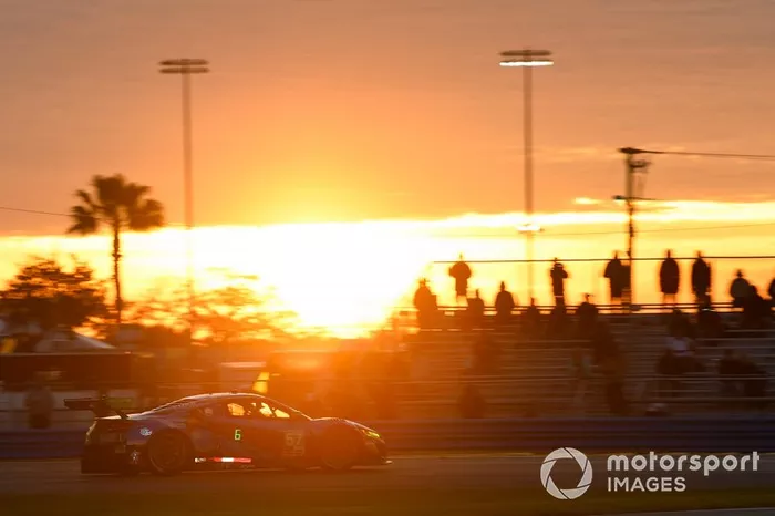 #57 Heinricher Racing w/MSR Curb-Agajanian Acura NSX GT3, GTD: Alvaro Parente, Misha Goikhberg, Trent Hindman, AJ Allmendinger