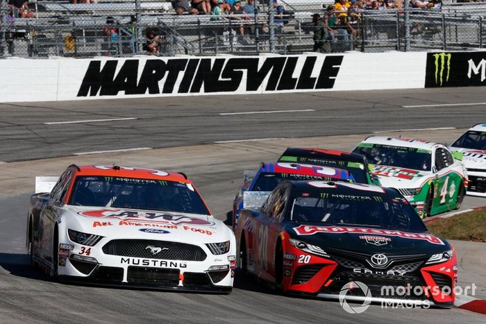 Erik Jones, Joe Gibbs Racing, Toyota Camry Craftsman, Michael McDowell, Front Row Motorsports, Ford Mustang A&W All American Foods