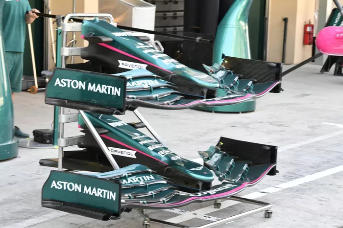 Alerón delantero del Aston Martin AMR21