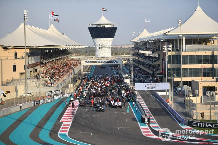 La ajetreada parrilla previa a la carrera toma forma con la llegada de Mick Schumacher, Haas VF-21