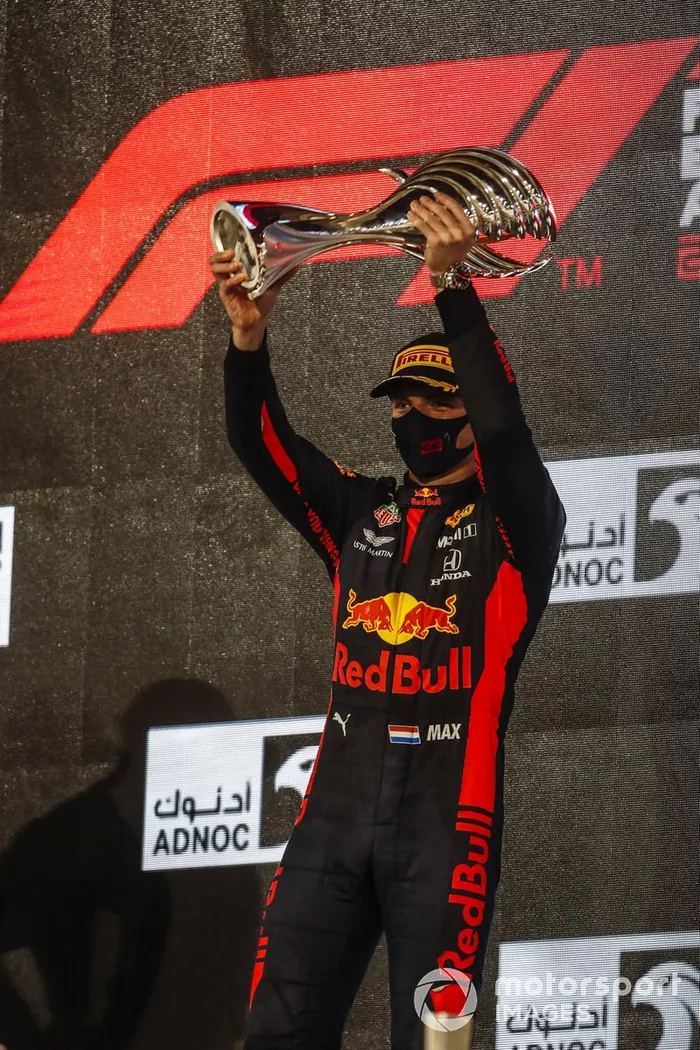 Podio: ganador de la carrera Max Verstappen, Red Bull Racing