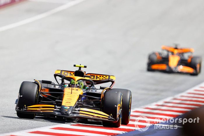 Lando Norris, McLaren MCL38, Oscar Piastri