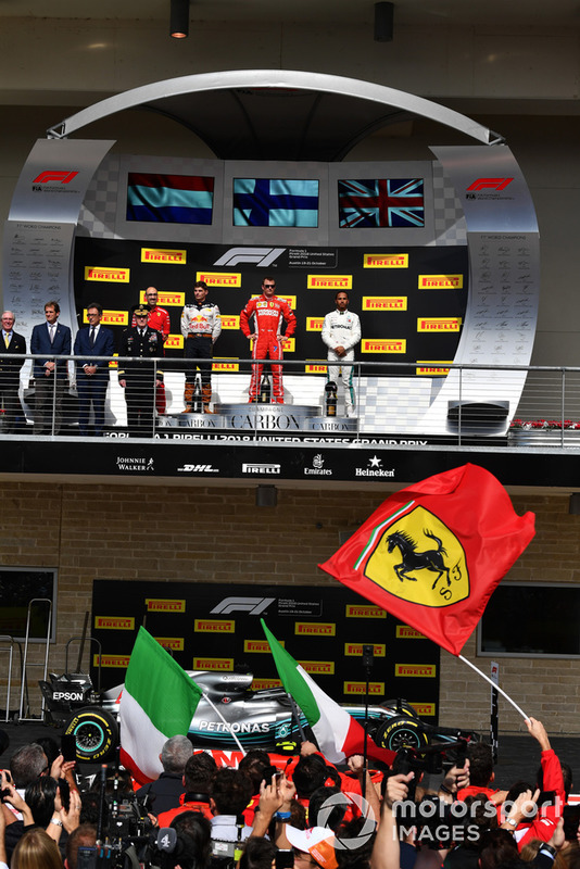 (da Sx a DX): Max Verstappen, Red Bull Racing, Kimi Raikkonen, Ferrari e Lewis Hamilton, Mercedes AMG F1 sul podio