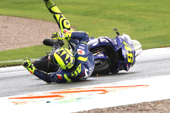 La caduta di Valentino Rossi, Yamaha Factory Racing