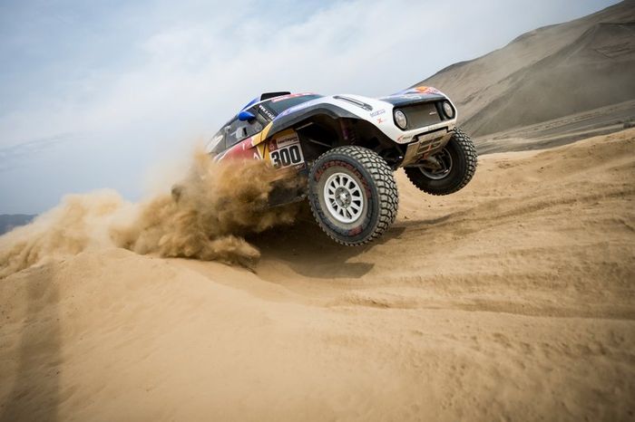 #300 X-Raid Mini JCW Team: Carlos Sainz, Lucas Cruz