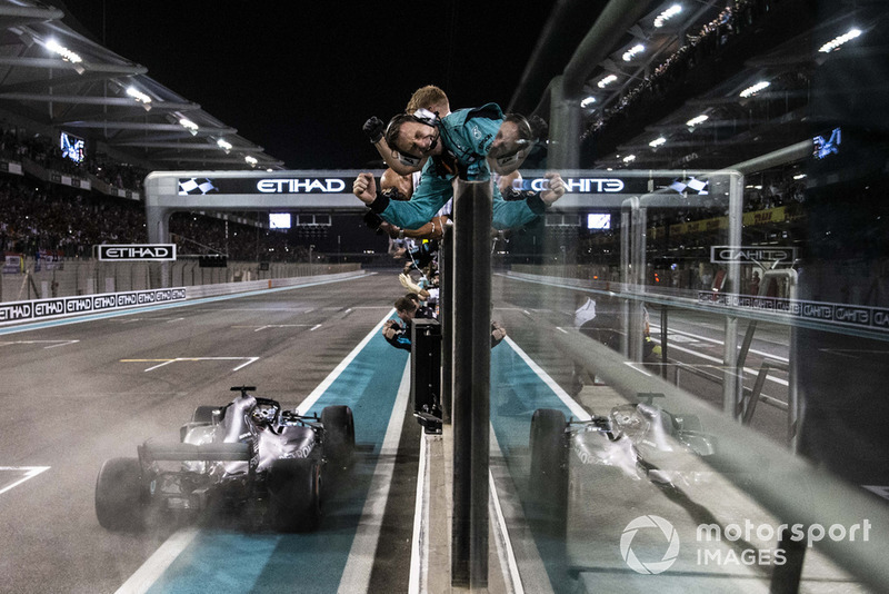 Lewis Hamilton, Mercedes-AMG F1 W09 crosses the line 