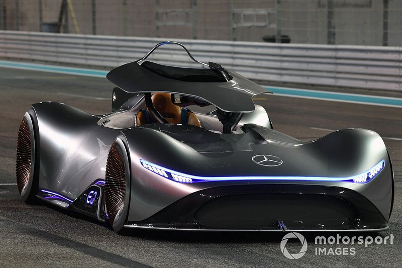 Le concept-car Mercedes-Benz EQ Silver Arrow