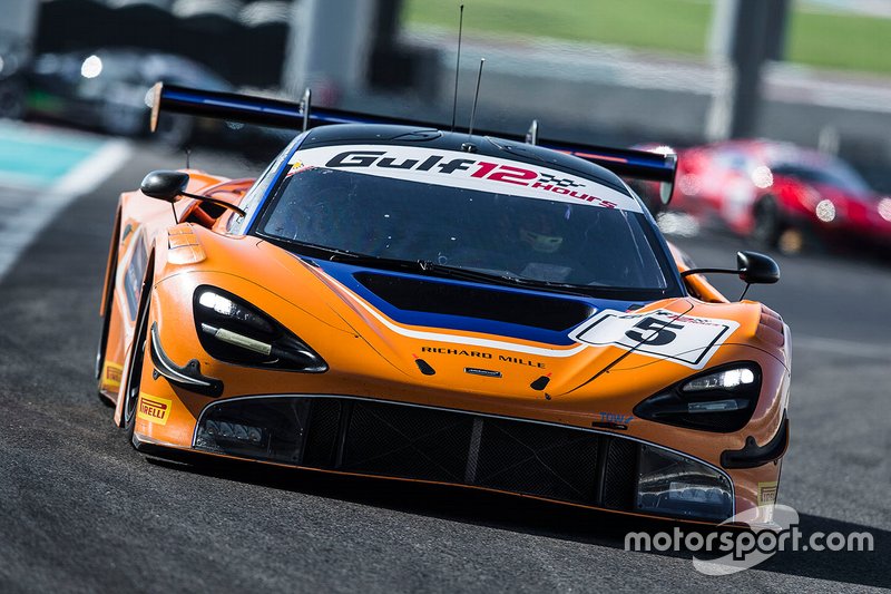 #5 McLaren Customer Racing McLaren 720S GT3: Ben Barnicoat, Alvaro Parente, Shane Van Gisbergen
