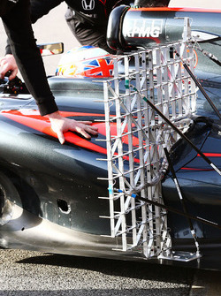 Дженсон Баттон, McLaren MP4-31 с сенсорами на машине