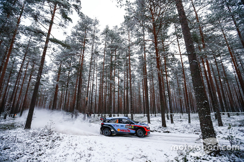#10: Hyundai i20 WRC: Thierry Neuville und Nicolas Gilsoul