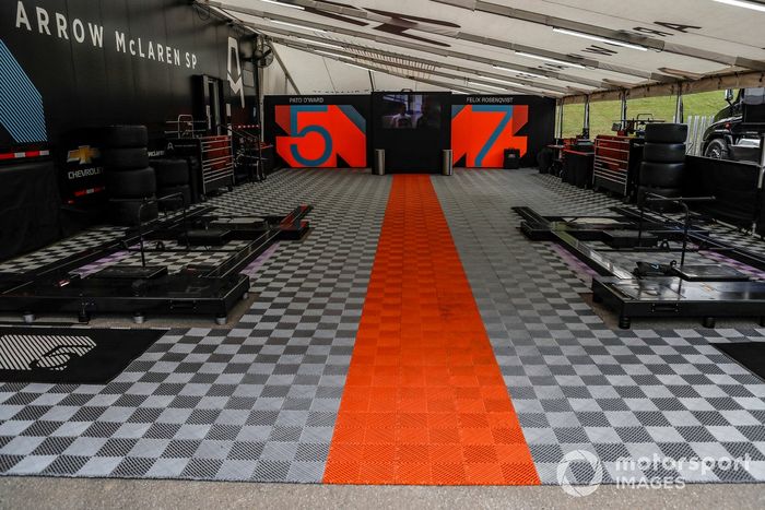 Garaje de Patricio O'Ward, Arrow McLaren SP Chevrolet, Felix Rosenqvist, Arrow McLaren SP Chevrolet