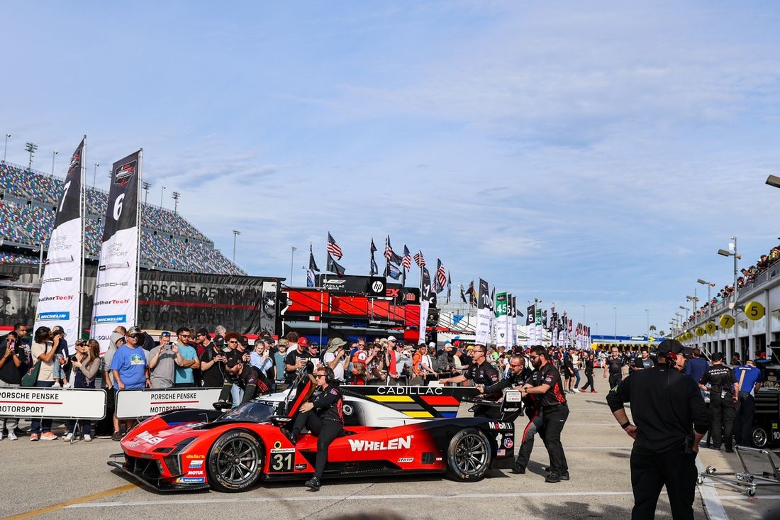 #31 Cadillac Action Express Cadillac V- Series.R: Jack Aitken, Earl Bamber, Frederik Vesti, Felipe Drugovich