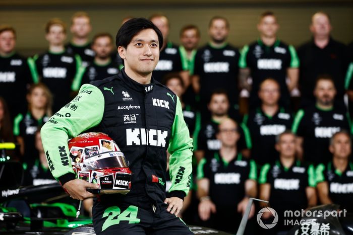 Zhou Guanyu, Stake F1 Team KICK Sauber