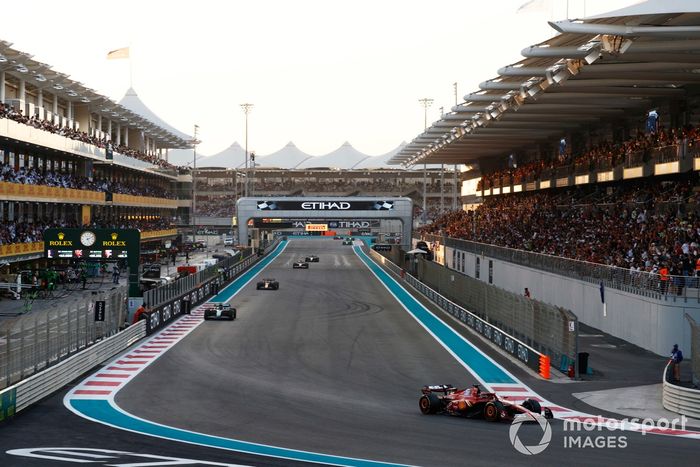 Charles Leclerc, Ferrari SF-24, Lance Stroll, Aston Martin AMR24, Max Verstappen, Red Bull Racing RB20