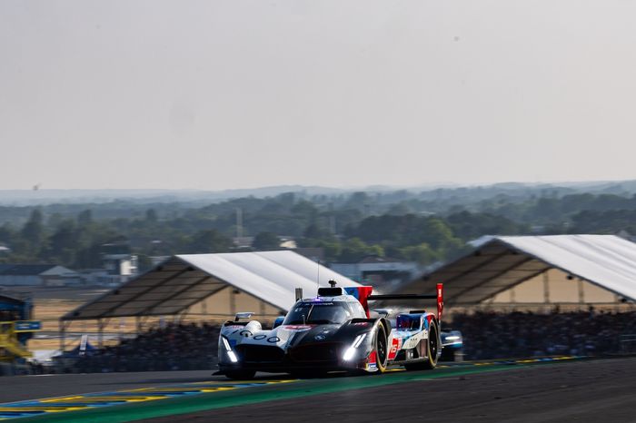  #15 BMW M Team WRT BMW M Hybrid V8: Dries Vanthoor, Raffaele Marciello, Kevin Magnussen