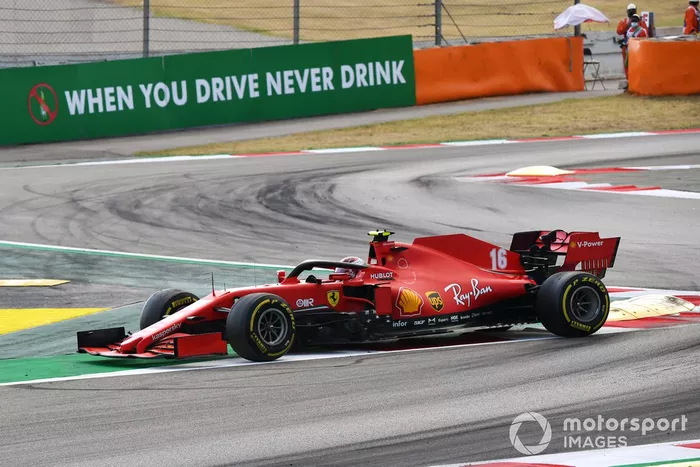 Charles Leclerc, Ferrari SF1000, fa un testacoda