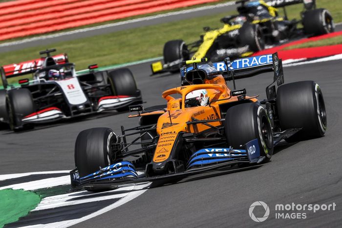 Lando Norris, McLaren MCL35, Romain Grosjean, Haas VF-20, Daniel Ricciardo, Renault F1 Team R.S.20