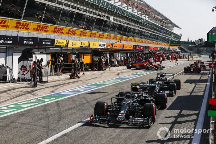 Valtteri Bottas, Mercedes F1 W11, Lewis Hamilton, Mercedes F1 W11