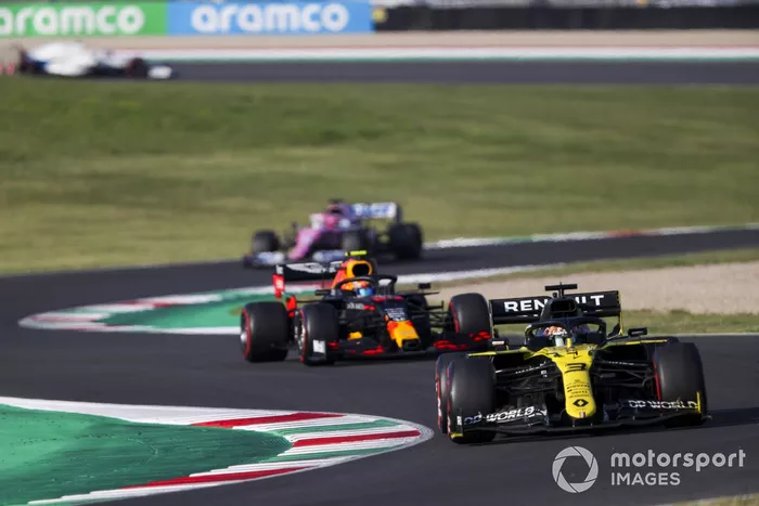 Daniel Ricciardo, Renault F1 Team R.S.20, Alex Albon, Red Bull Racing RB16
