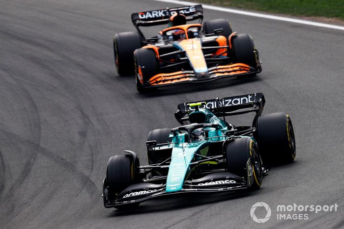 Sebastian Vettel, Aston Martin AMR22, Daniel Ricciardo, McLaren MCL36