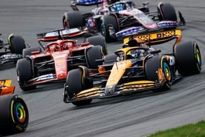 Oscar Piastri, McLaren MCL38, Charles Leclerc, Ferrari SF-24, Pierre Gasly, Alpine A524