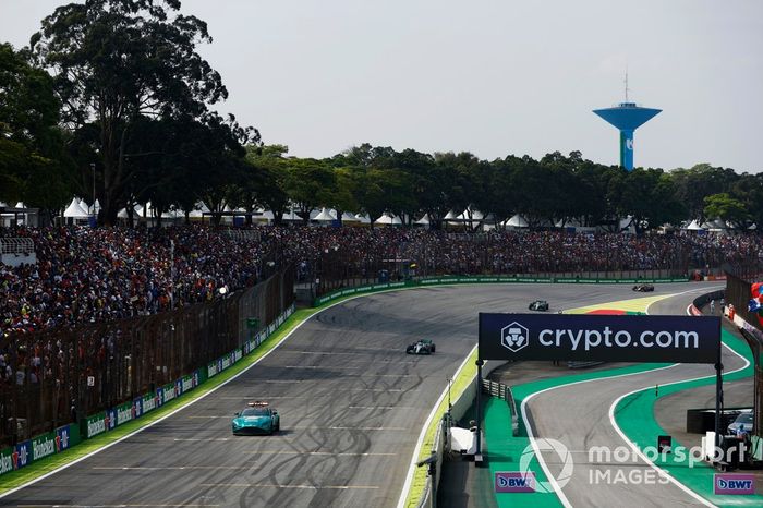 El Safety Car George Russell, Mercedes W13, Lewis Hamilton, Mercedes W13