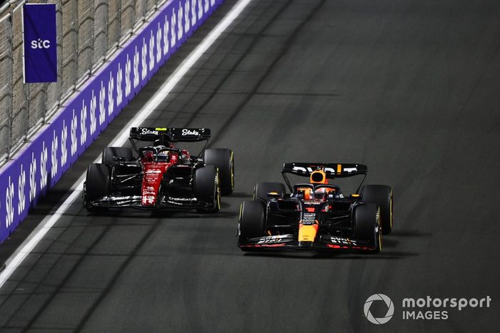 Max Verstappen, Red Bull Racing RB19, Zhou Guanyu, Alfa Romeo C43