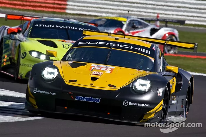 #56 TEAM PROJECT 1 Porsche 911 RSR: Jo?rg Bergmeister, David Heinemeier Hansson, Matteo Cairoli