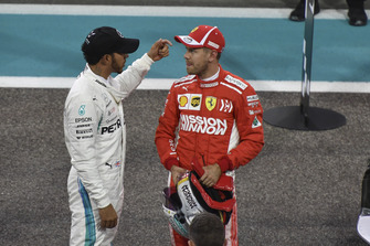 Lewis Hamilton, Mercedes AMG F1 ve Sebastian Vettel, Ferrari, Parc Ferme