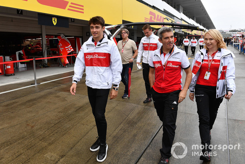 Charles Leclerc, Sauber with Xevi Pujolar, Sauber Head of Track Engineering and Ruth Buscombe, Sauber Race Strategist